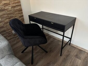 Toaletný stolík s kreslom