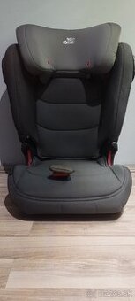 Britax - rőmer KIDFIX III M (15-36 kg)