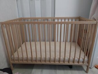 Predám detskú postieľku.
