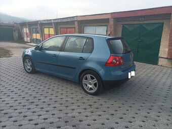 Volkswagen golf 5 1,4 55kw benzín STK ek plátna do 1/2028