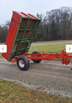 Vyklápacia vlečka sklapač