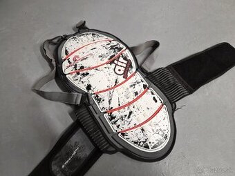 Chránič chrbta na lyžovanie