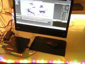 mini pc na foto bez toho monitora