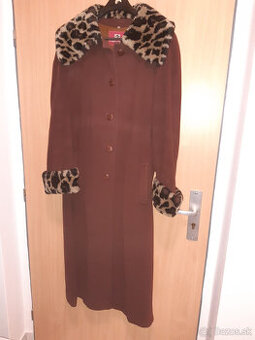 Predáme dámsky zimný elegantný dlhý kabát