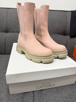 Ružové čižmičky