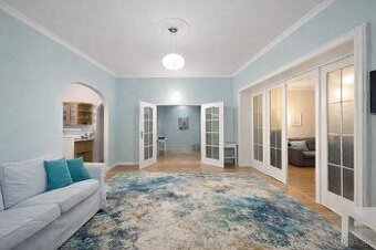 EXKLUZÍVNY STAROMESTSKÝ BYT NA OBCHODNEJ — IDEÁLNY NA BÝVANI