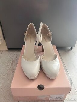 NOVÉ Damske sandalky veľkosť 38