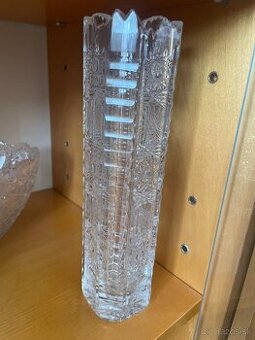 Krystalova vaza nasherne zdobena - uzka, vysoka