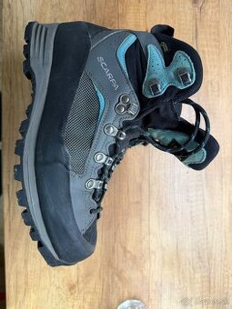 Turistické topánky Scarpa dámske 38,5