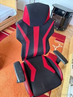 Herné otočné kreslo – čierno-červené – zachovalé