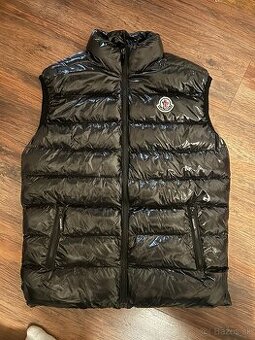 Moncler vesta cierna leskla vest cierna moncler