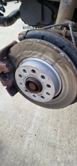 PREDNE KOTUČE +DOSTIČKY VW GOLF 1.6 TDI 77 KW