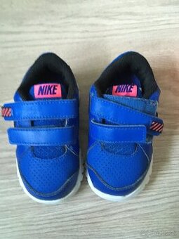 Botasky nike veľkosť 21, menšie skôr 20