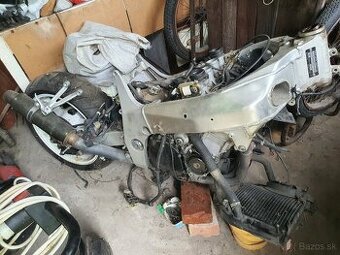 Suzuki GSX R 600 2001