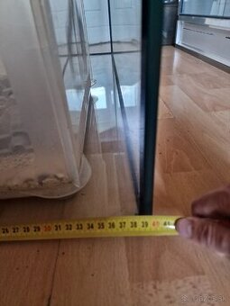 Akvárium
0,7 mm sklo.