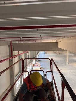 Hľadáme elektrikára do partie 🇩🇪