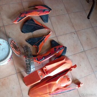Plasty ktm