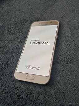 Samsung Galaxy A5 2017 gold prasknute
