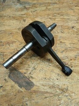 Babetta 207 kľuková hriadeľ