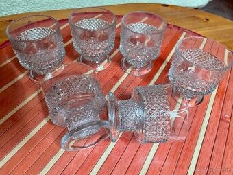 Retro dezertné poháre lisované sklo