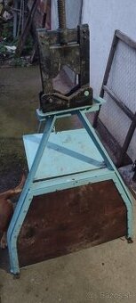 Prenosný zverák na rúry