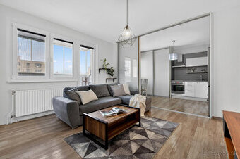 Zrekonštruovaný a zariadený 3-izbový byt s balkónom