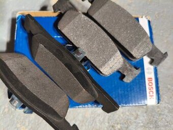 Sada brzdových platničiek BOSCH pre RENAULT, DACIA, SMART