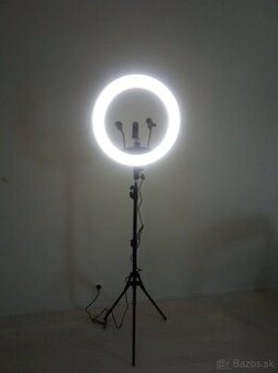 19palcové LED kruhové světlo se stativem