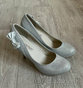 lodičky striebornej (trblietavej) farby č. 40