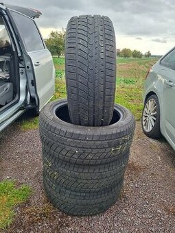 235/50/19 zimné austone