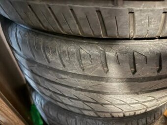 PNEU 235/45 R18