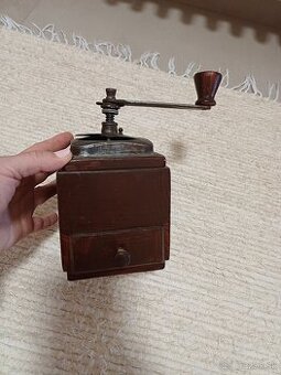 Mlynček - starožitný