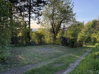 Pozemok 604m2 s chatkou Zvolen Neresnica