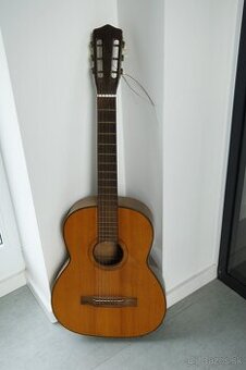 Akustická gitara v pôvodnom stave