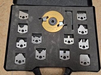 Predám frézovaciu hlavu s profilovými nožmi sada