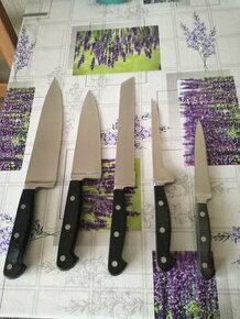 Nože fine line v stojane