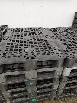 Plastove palety