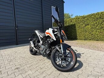 KTM Duke 390 2022 TOP