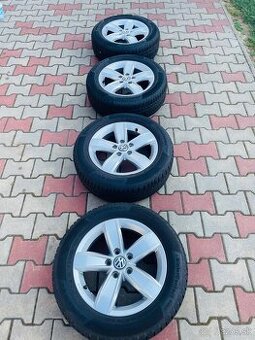 Hliníkové disky VW so zimnými pneumatikami na predaj