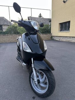 Skúter Piaggio Fly 300
