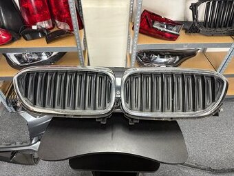 Predná maska s kamerou BMW 530 2019