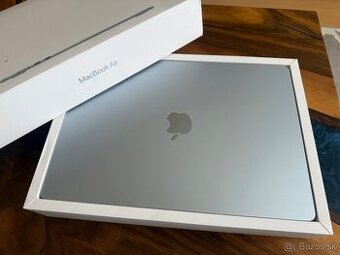 MacBook Air M4 15” 16/256gb 100% bateria zaruka top stav sky