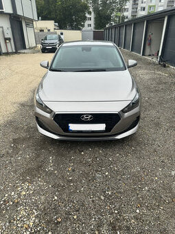 Hyundai i30 Fastback 1.4 T-GDI, 2020, 21 822 km, TOP stav