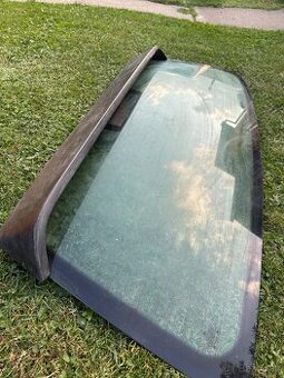 Kufrove okno Golf 3