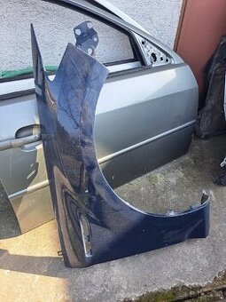 Predam ford mondeo mk4 predne prave blatnik