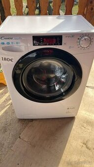 Práčka zo susickou