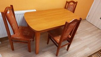 Kuchynský stôl so stoličkami