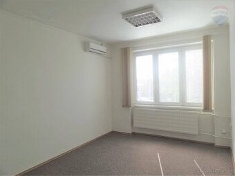 Prenájom 2x kancelárske priestory, 17,5 m2, Rybárska ul., Ni