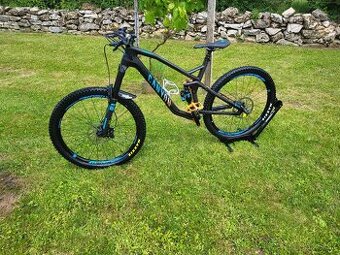 Canyon strive cf carbon celoodpružený bycikel