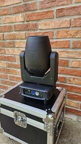 Otočne hlavy 4 x spot s718elf 150w T 270°P 540°
Pan 540°